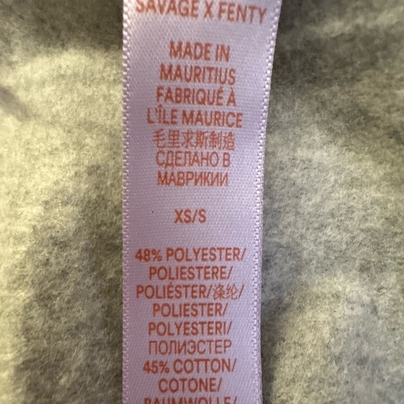 NWT Savage X Fenty Forever Savage Showgirl Short Robe Platinum Gray - Picture 10 of 14